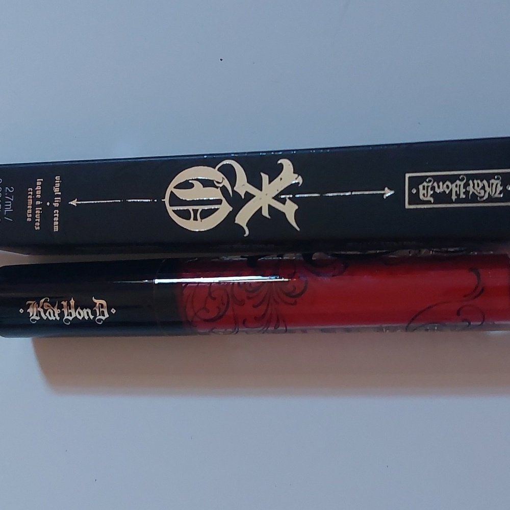 KVD Vinyl Lip Cream Red
